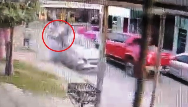 En este momento estás viendo Excarcelan a una joven que atropelló y mató a anciano en Lomas