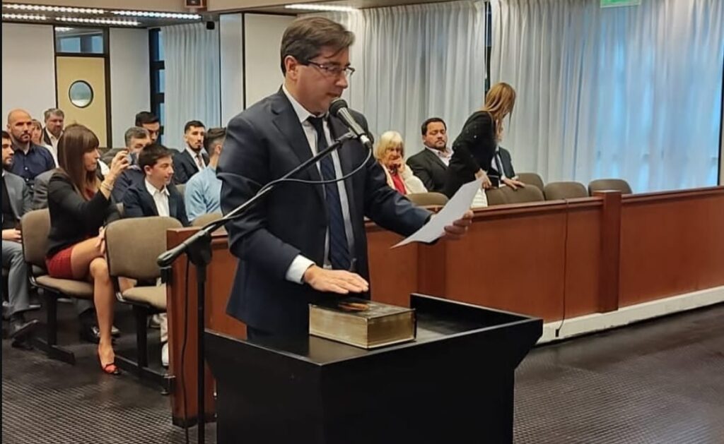 Lee más sobre el artículo Juró el juez Esteban Baccini como integrante de la Cámara de Apelaciones de Lomas