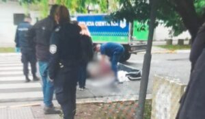 Lee más sobre el artículo Villa Madero: colectivo atropelló y mató a una mujer de 78 años que cruzaba por la senda peatonal