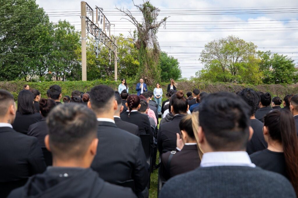 Lee más sobre el artículo Lanús Gobierno acompañó a 100 jóvenes lanusenses que aspiran a formar parte de la Policía Bonaerense