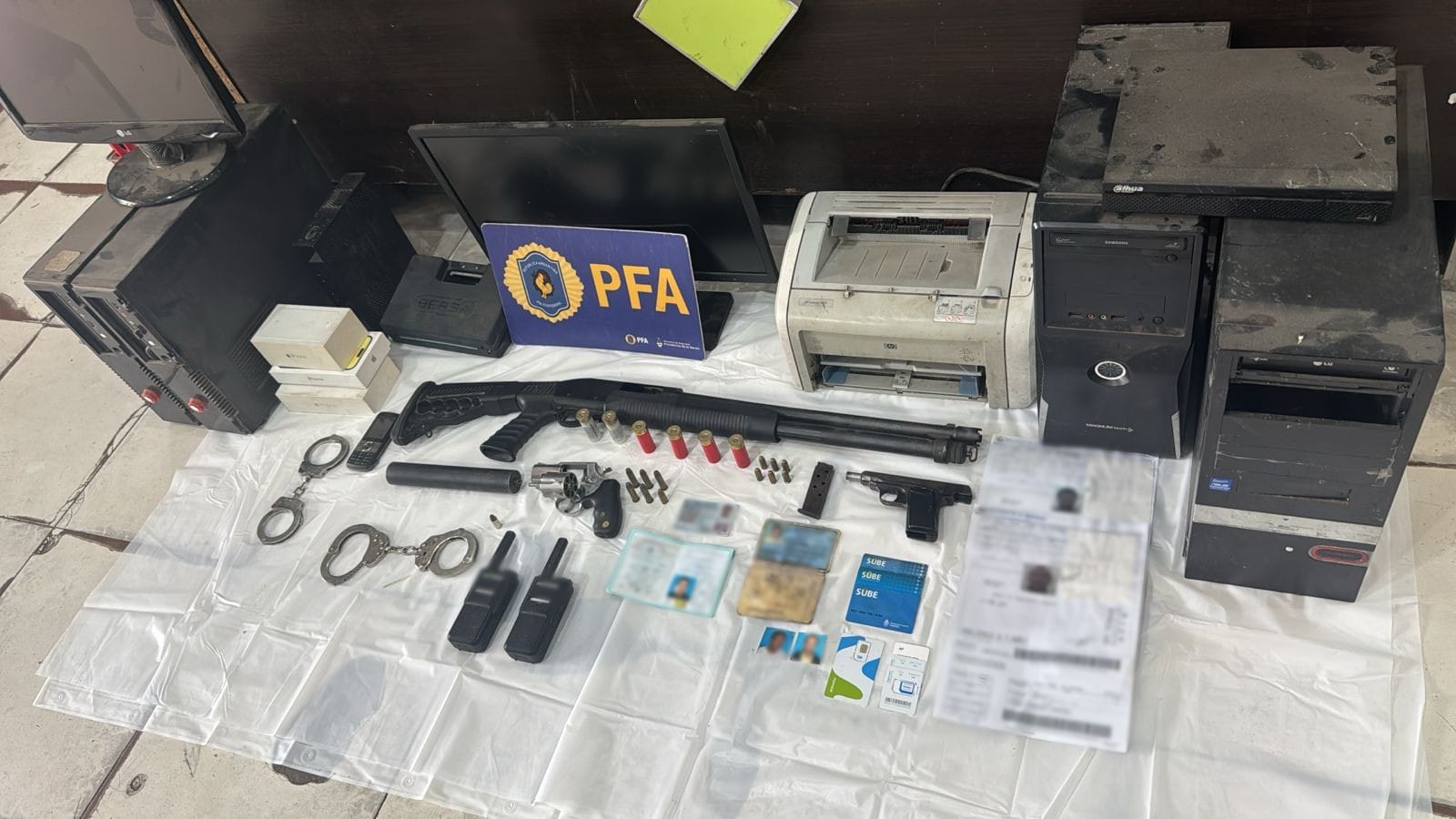 En este momento estás viendo Golpe a la mafia china: detuvieron a una banda que extorsionaba en supermercados del Conurbano