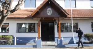 Lee más sobre el artículo Confirman condena a policías de Llavallol por explotación de la prostitución