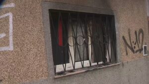 Lee más sobre el artículo Sin límites: delincuentes incendiaron una casa, simularon ayudar a las víctimas y les robaron