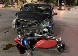 Lee más sobre el artículo Banfield: Atropelló a una pareja, no los asistió y se fugó