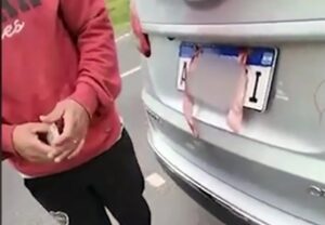 Lee más sobre el artículo Crece la cantidad multas por circular con la patente del auto tapada