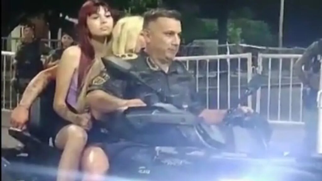 Lee más sobre el artículo Desafectaron al comisario que intentó entrar por la fuerza con un cuatriciclo a un recital de Los Piojos