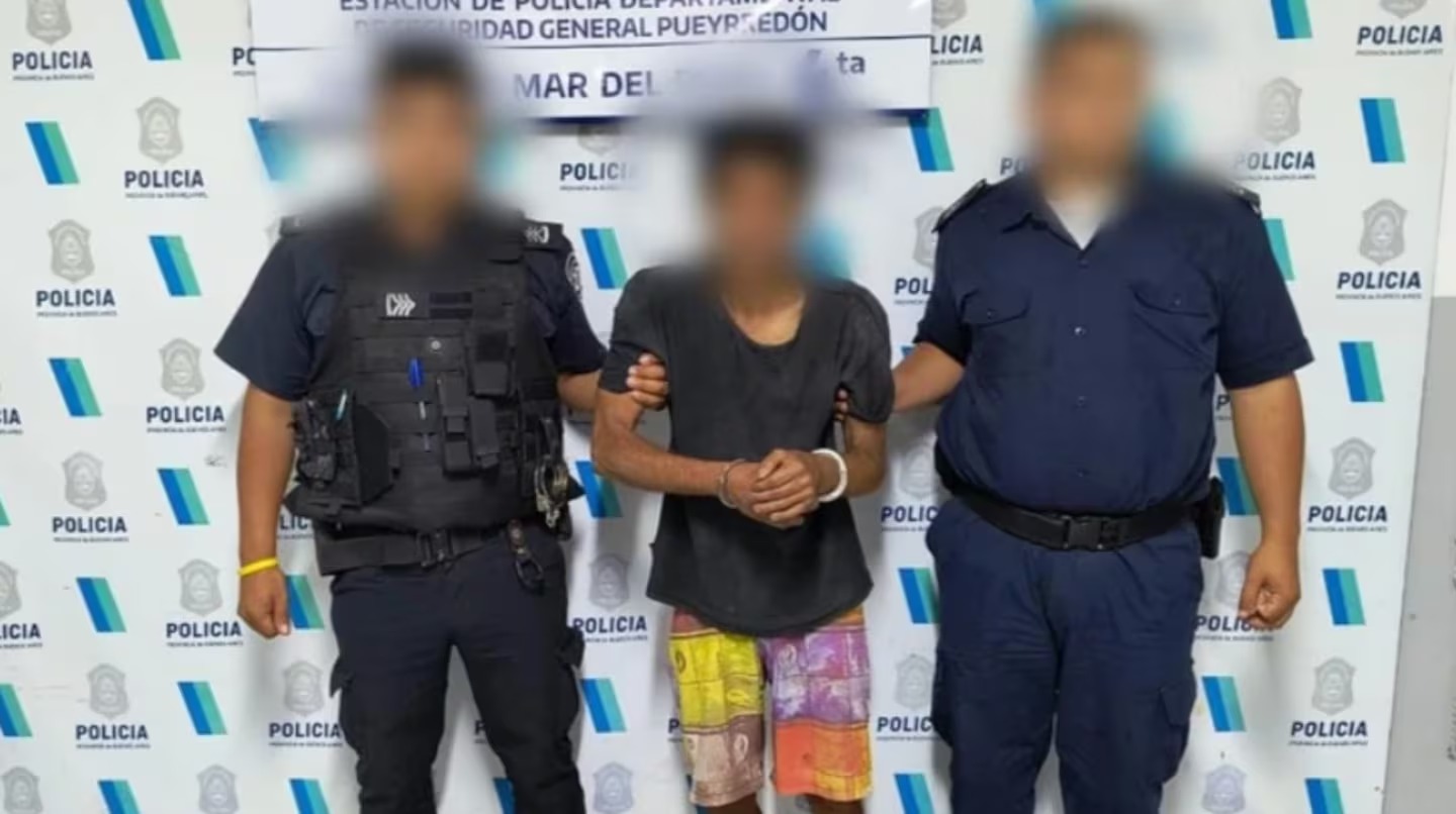 En este momento estás viendo Intentó meterse a robar por los techos, se cayó y se fracturó una pierna: los vecinos lo atraparon
