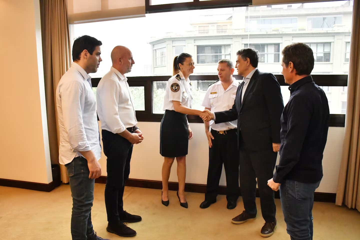 En este momento estás viendo Echaron al jefe y al subjefe de la Policía de la Ciudad tras la fuga de 17 presos de una comisaría
