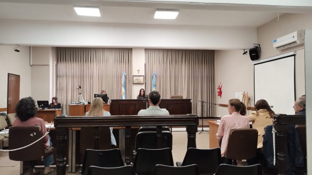 Lee más sobre el artículo Quilmes: Condenan a un anciano a 18 años de cárcel por intentar matar a dos vecinos