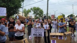 Lee más sobre el artículo Marcharon a las fiscalía de Lomas para exigir justicia por el femicidio de Malena Soto