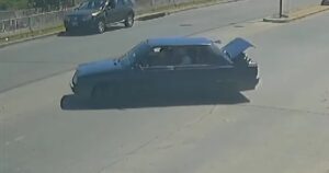 Lee más sobre el artículo Buscan a un conductor que atropelló y mató a un hombre en Budge