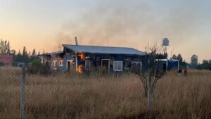 Lee más sobre el artículo Ataque homofóbico en Cañuelas: hostigaba a una pareja de lesbianas y les prendió fuego la casa