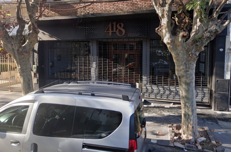 En este momento estás viendo Bernal Centro: Violento robo a los clientes que cenaban en un restaurante