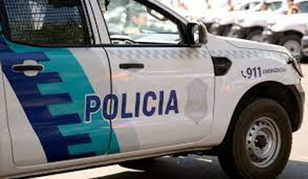 En este momento estás viendo Sancionaron a policías de la Bonaerense por reclamar mejores salarios