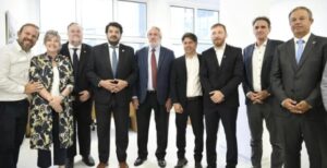 Lee más sobre el artículo Kicillof recorrió el edificio de defensorías de Lomas: «Es resultado de una gran inversión»