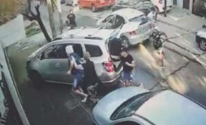 Lee más sobre el artículo Brutal robo en Tres de Febrero: Asaltantes balearon a un hombre