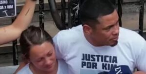 Lee más sobre el artículo “Justicia es que los detenidos paguen”, el reclamo de los padres de Kim Gómez