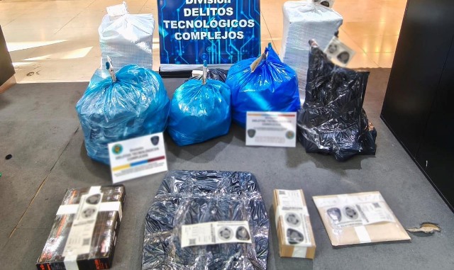 En este momento estás viendo Una banda vendía plantillas ortopédicas ilegales en shoppings porteños