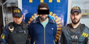 Lee más sobre el artículo Un librero acusado de imprimir y vender publicaciones de ideología nazi irá a juicio