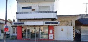 Lee más sobre el artículo Asesinan a un comerciante y golpean a su esposa, en una entradera, en Morón