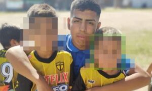 Lee más sobre el artículo Buscan a un adolescente por el asesinato de un joven en Lomas