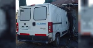 Lee más sobre el artículo Berazategui: Borracho atropelló y mató a una adolescente, y se incrustó dentro de una casa