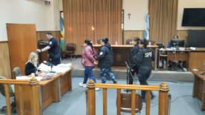 Lee más sobre el artículo Juzgan a una mujer acusada de haber degollado a su padre, en Berazategui