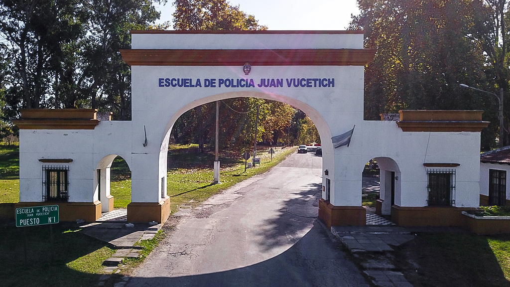 Lee más sobre el artículo Balean a un sargento a la salida de la Escuela Vucetich, en Berazategui