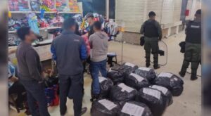 Lee más sobre el artículo Desbaratan talleres clandestinos que falsificaban ropa para La Salada