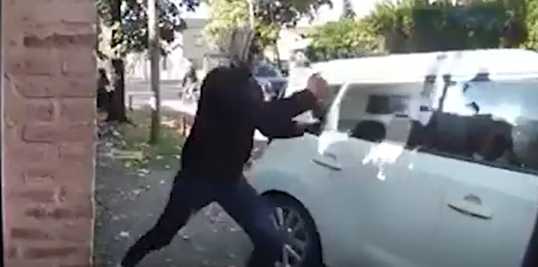 En este momento estás viendo Le robaron el celular, le vaciaron las cuentas y después fueron a asaltarla a su casa de San isidro