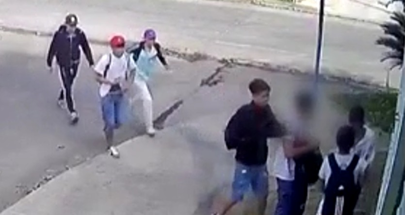 Lee más sobre el artículo “No tengo nada. Ayuda, por favor”: la desesperación de un adolescente asaltado en Ballester