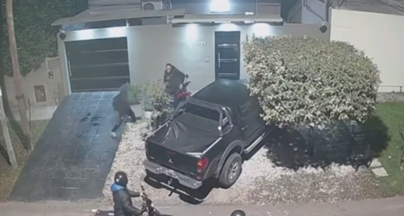 En este momento estás viendo La Plata: Se defendió a las trompadas y evitó que le robaran la moto