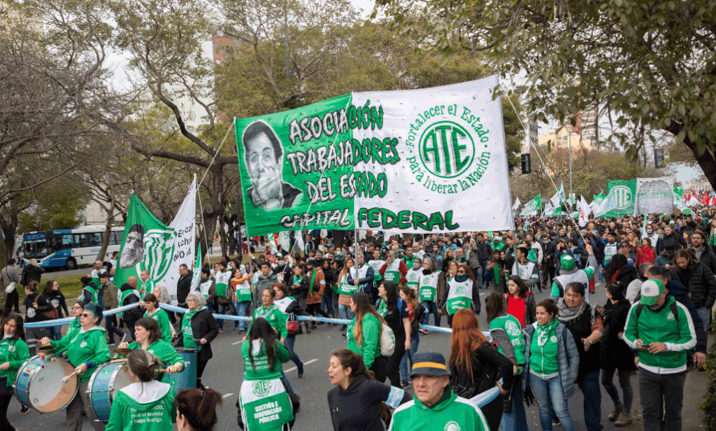 Lee más sobre el artículo Triunfo de ATE: La Justicia suspendió la eliminación del Día del Trabajador Estatal