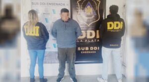 Lee más sobre el artículo Arrestaron al ex policía de la Bonaerense que abusó de su sobrina y la dejó embarazada