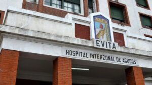 Lee más sobre el artículo Un joven fue detenido por balear a su mamá y matar a un hombre en Lanús