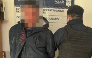 Lee más sobre el artículo Tensión en Quilmes: Rescatan a bebé tras el robo de un auto y detienen a un asaltante