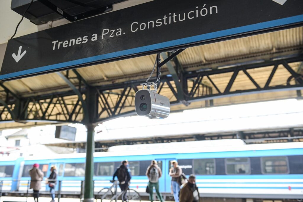Lee más sobre el artículo Amenazaron con volar los andenes de Lomas y Lanús si no liberan a Cristina