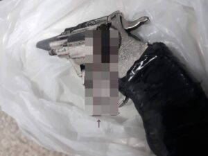 Lee más sobre el artículo Lomas: Detienen a delincuentes armados tras una persecución