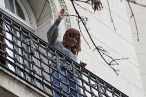 Lee más sobre el artículo Cristina criticó a la Corte tras el sobreseimiento de un ex cura condenado por abusos