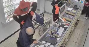 Lee más sobre el artículo Robo a una joyería en Solano: uno de los ladrones fingió estar en silla de ruedas