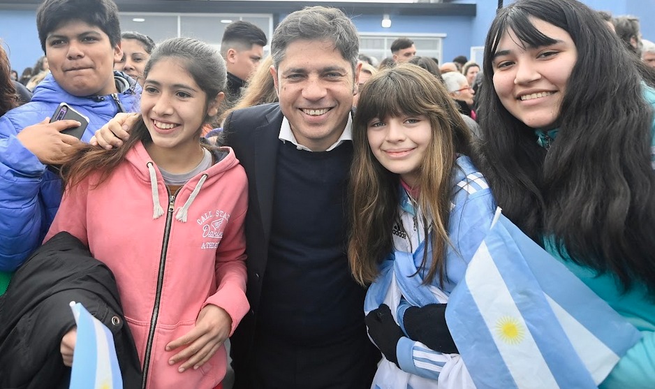 En este momento estás viendo Kicillof se diferenció de Milei: “En la Provincia, la obra pública no para”
