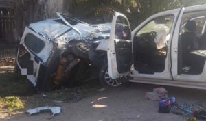 Lee más sobre el artículo Claypole: Escapaban de la Policía, chocaron dos veces y terminaron detenidos