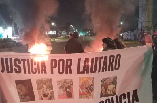 En este momento estás viendo Reclaman justicia para un joven que murió en un choque con un patrullero en la Rotonda de Pasco