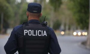 Lee más sobre el artículo Desplazan a 24 policías bonaerenses por «intento de golpe institucional»