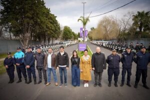 Lee más sobre el artículo Quilmes: Mayra Mendoza entregó 75 móviles policiales y presentó un nuevo sistema de seguridad