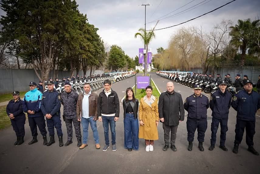 En este momento estás viendo Quilmes: Mayra Mendoza entregó 75 móviles policiales y presentó un nuevo sistema de seguridad