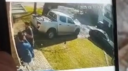 En este momento estás viendo Quilmes: Robaron un auto y apuntaron con armas a nenes de 12 años