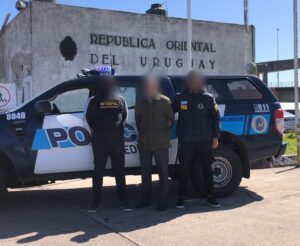 Lee más sobre el artículo Tiene 90 años y lo extraditan a Uruguay por abusar de una niña en un ómnibus