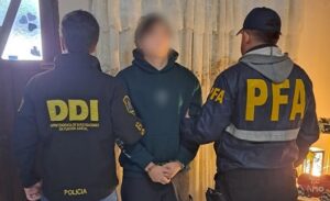 Lee más sobre el artículo Cayó el dueño de la web “Al Ángulo TV”: lo acusan de piratería y ordenaron bloquear el sitio