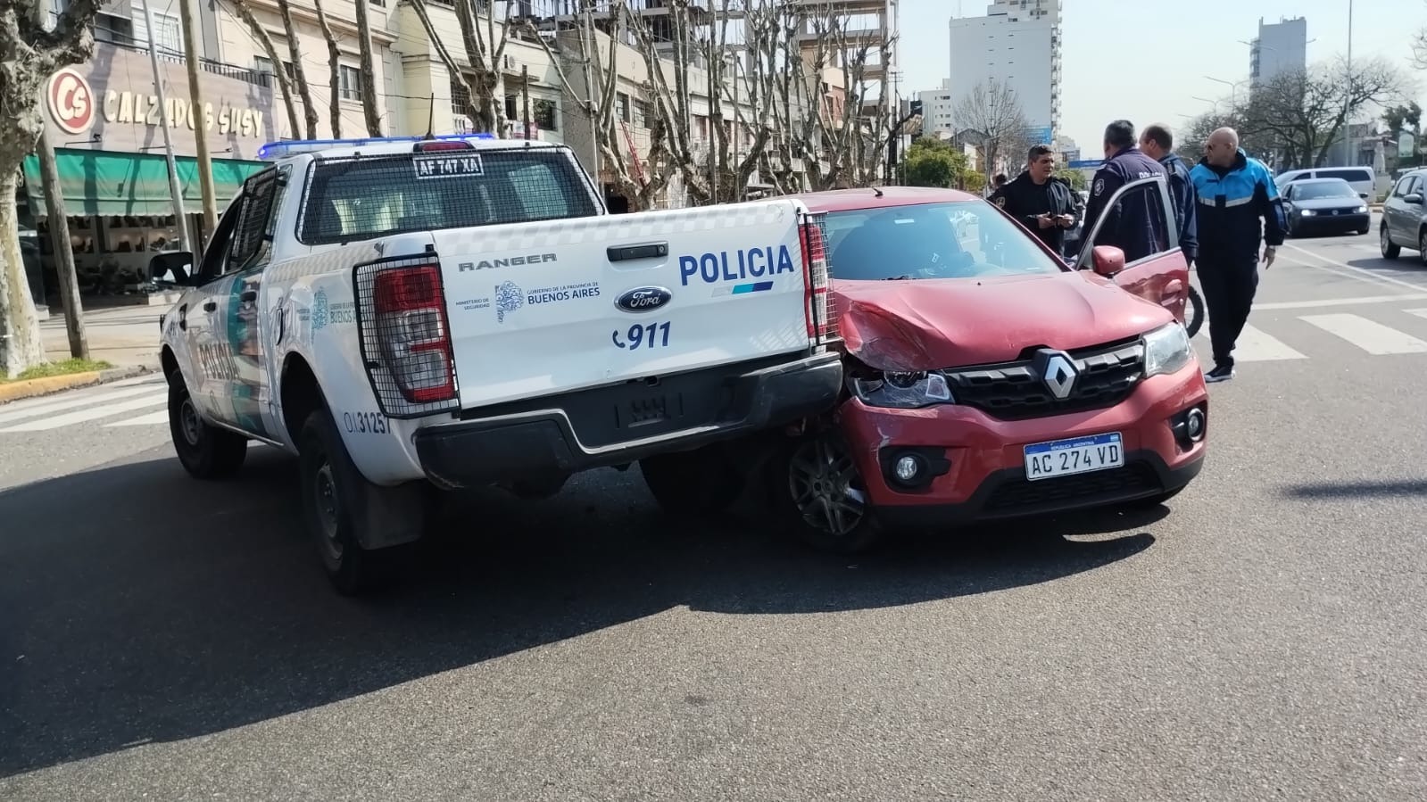En este momento estás viendo Avellaneda: Dos hombres heridos tras tiroteo con la Policía en un control vehicular